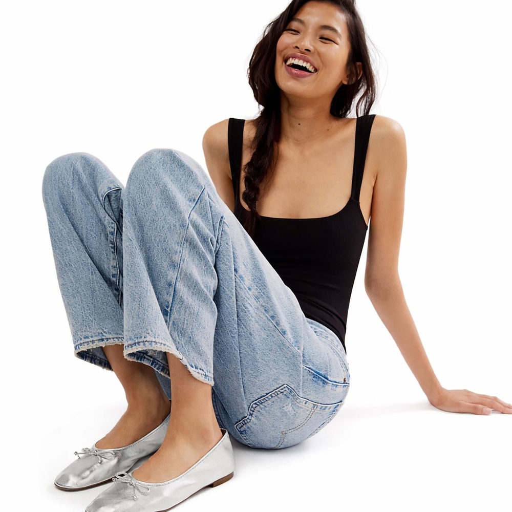 Levi's Baggy Dad Women's Jeans 27x32 "Fan Flare" Light Wash NWT - Picture 3 of 6